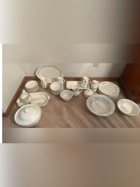 Pfaltzgraff tea rose dinnerware set